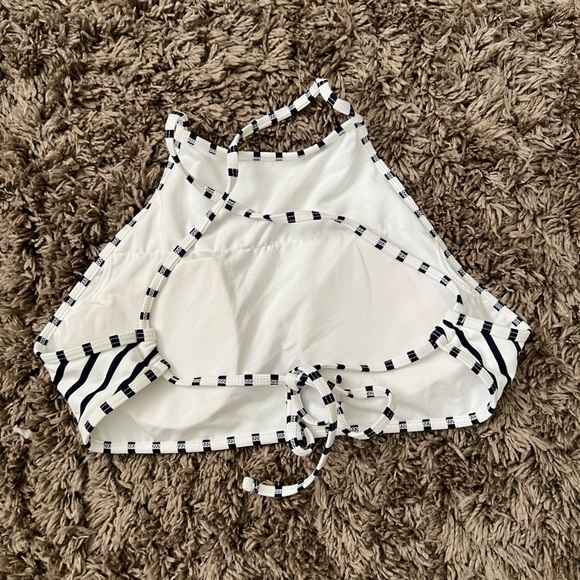 Arie swim top - Picture 2 of 3